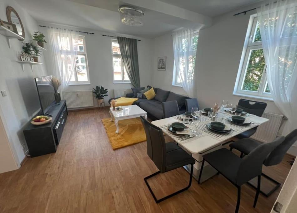 Apartment Nest - Hell Und Gemuetlich Im Herzen Fuldas *